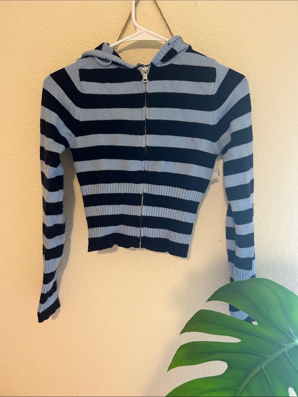 Cropped zip up